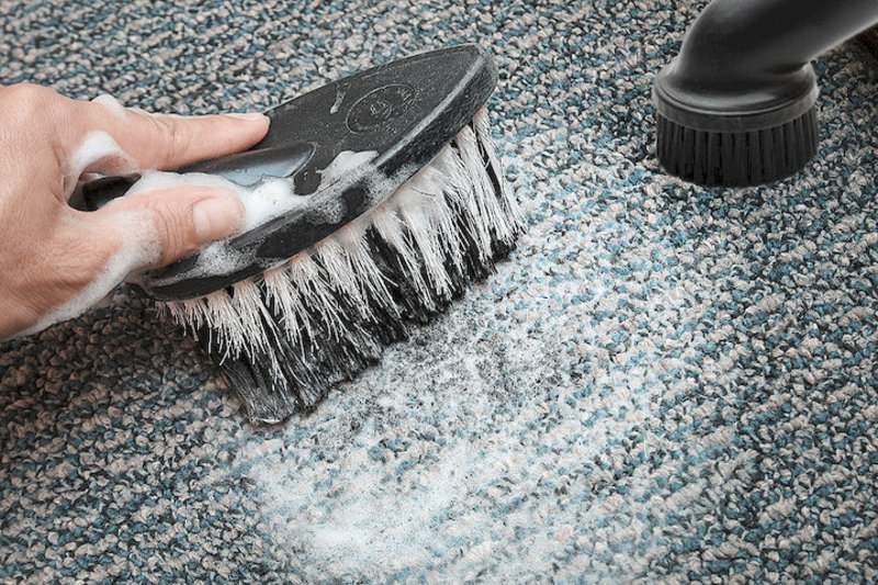 Как чистить ковры дома 