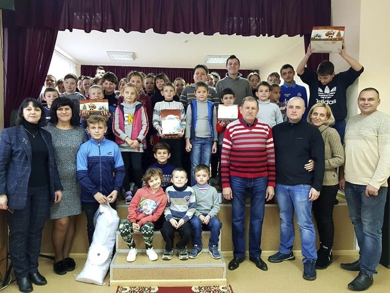 Проводят благотворительную акцию для воспитанников интерната | Новини Старобільськ