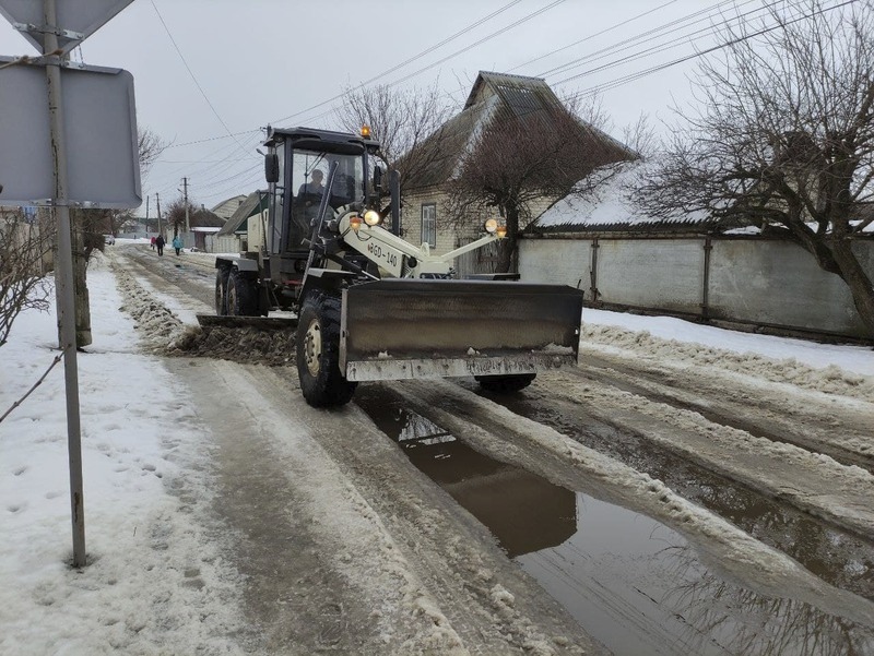 Очищають вулиці від льоду