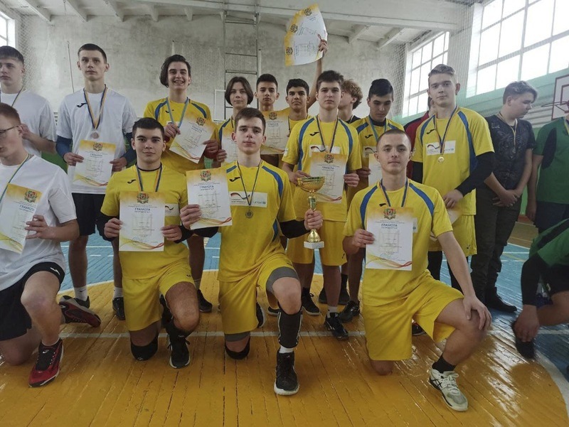 Старобільські волейболісти стали чемпіонами