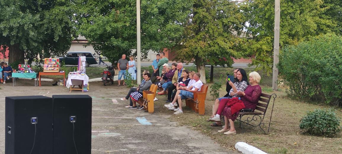 Продовжують прославляти окупанта | Новини Старобільськ