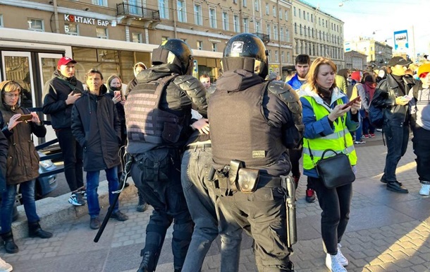 Масові протести у росії, 10 років за відмову воювати за путіна, успіхи української авіації