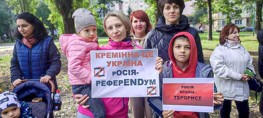 Переселенці продовжують протест проти псевдореферендуму