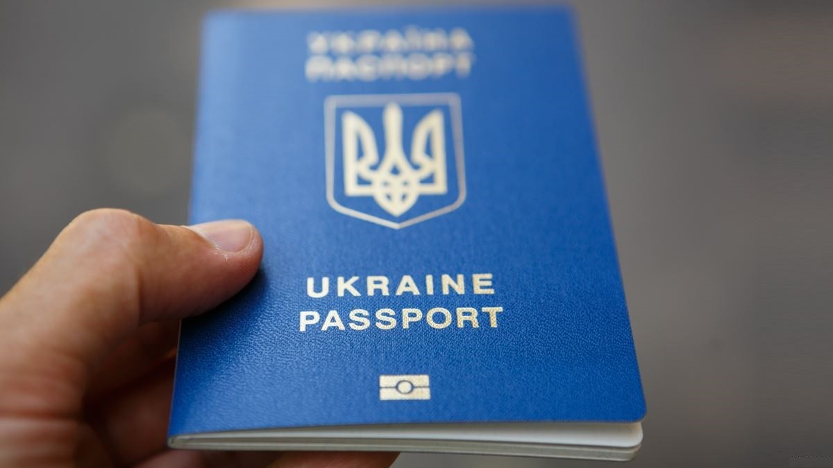 Закордонний паспорт: можна подовжити термін дії