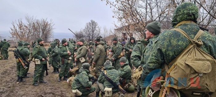 На захоплених територіях Луганщини окупанти планують навчання