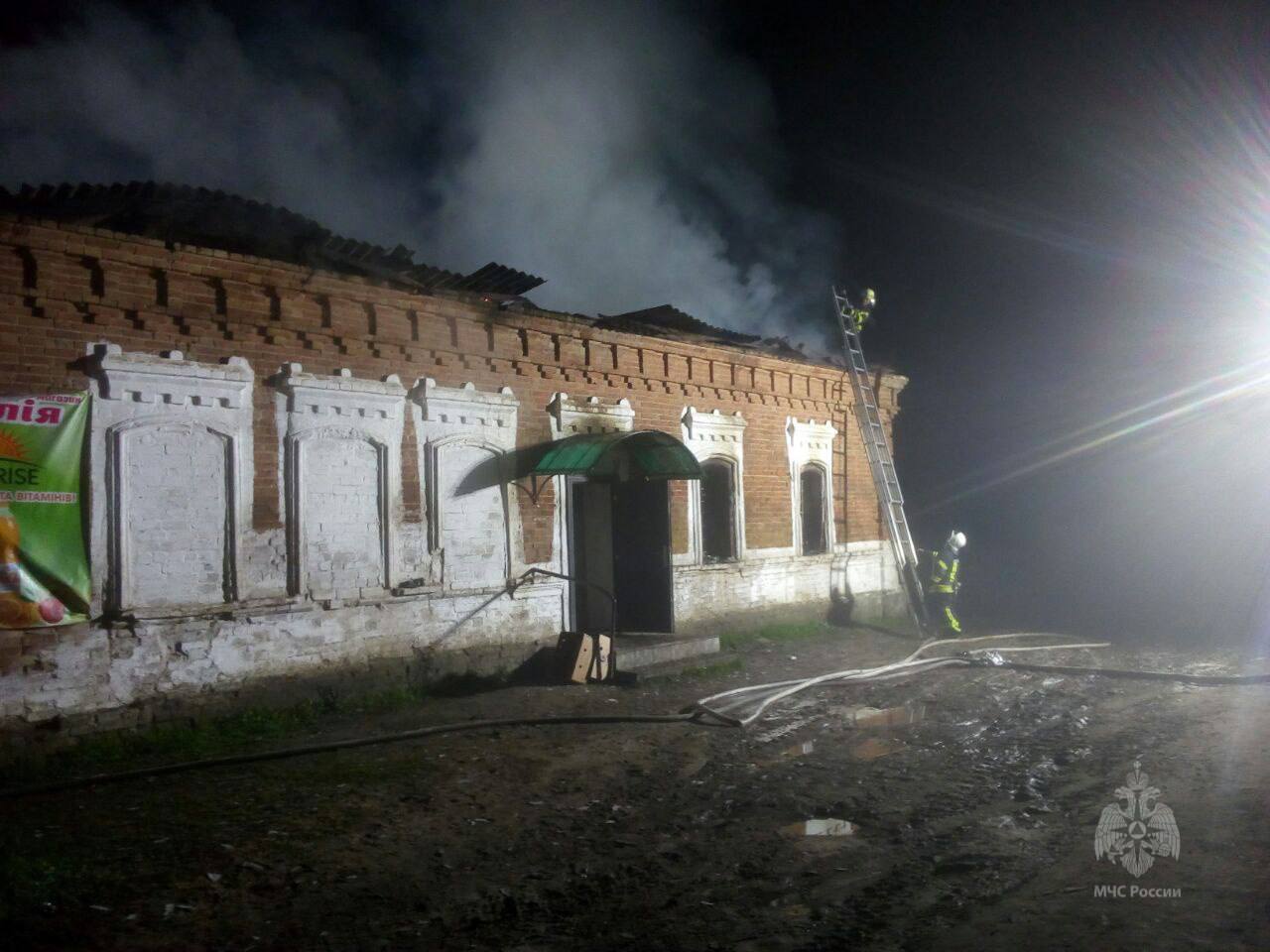 На Новопсковщині згоріла крамниця "Лілія"