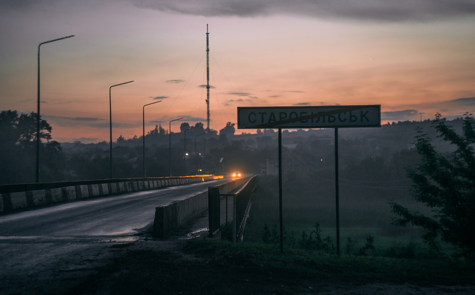 Денис і його світлини-мандрівники