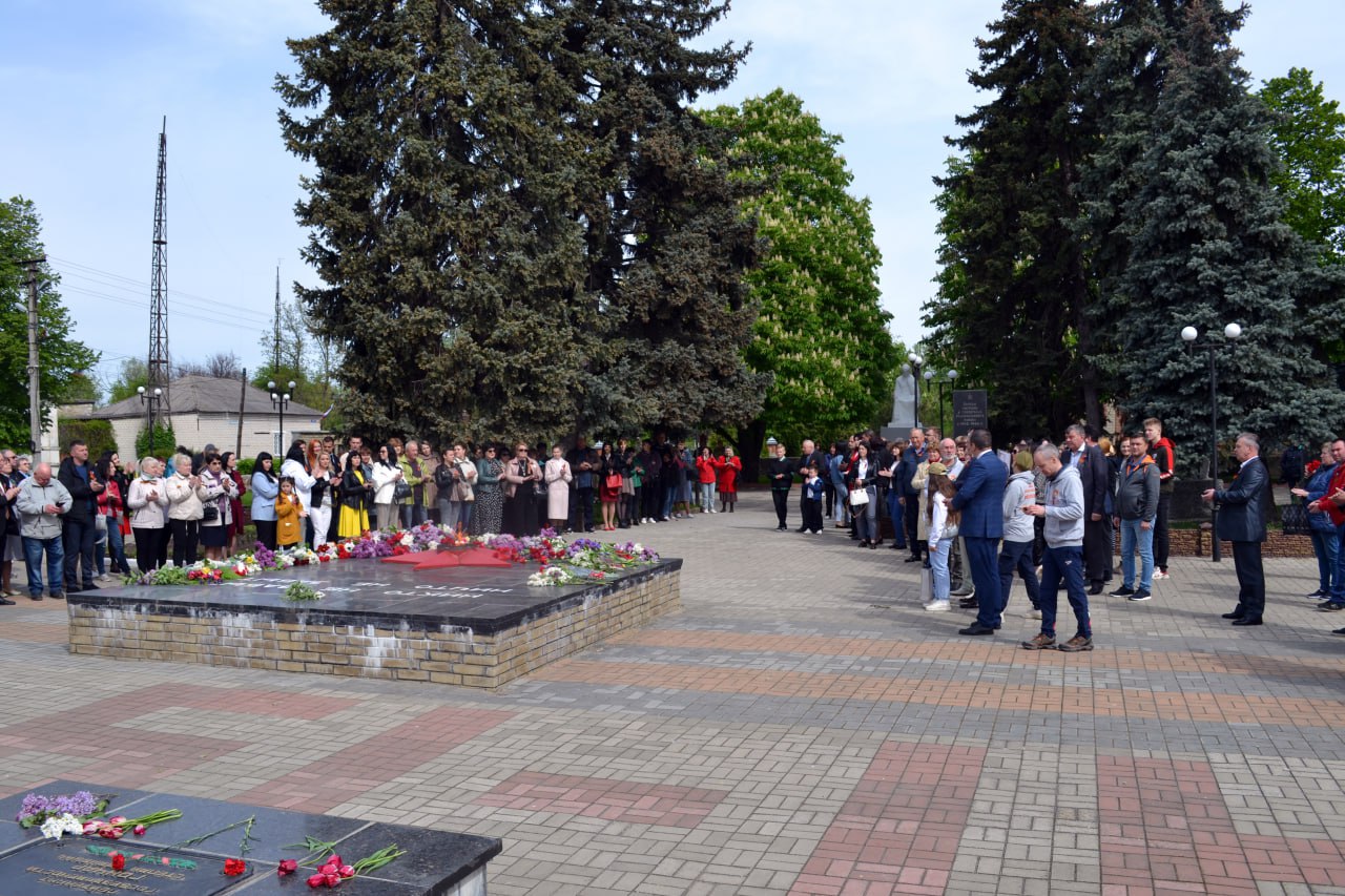 У Старобільську колаборанти зібрались на мітинг на честь Дня перемоги | Новини Старобільськ