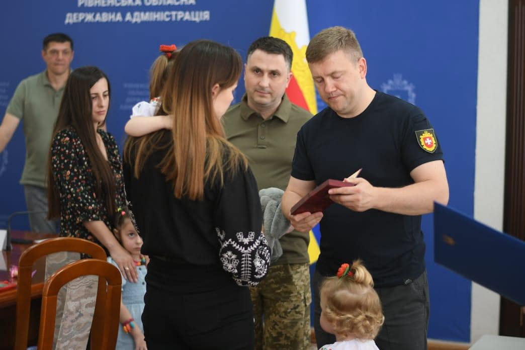 Родинам загиблих прикордонників вручили державні нагороди.