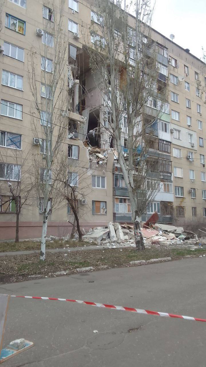 У Рубіжному обвалився під'їзд багатоповерхівки 