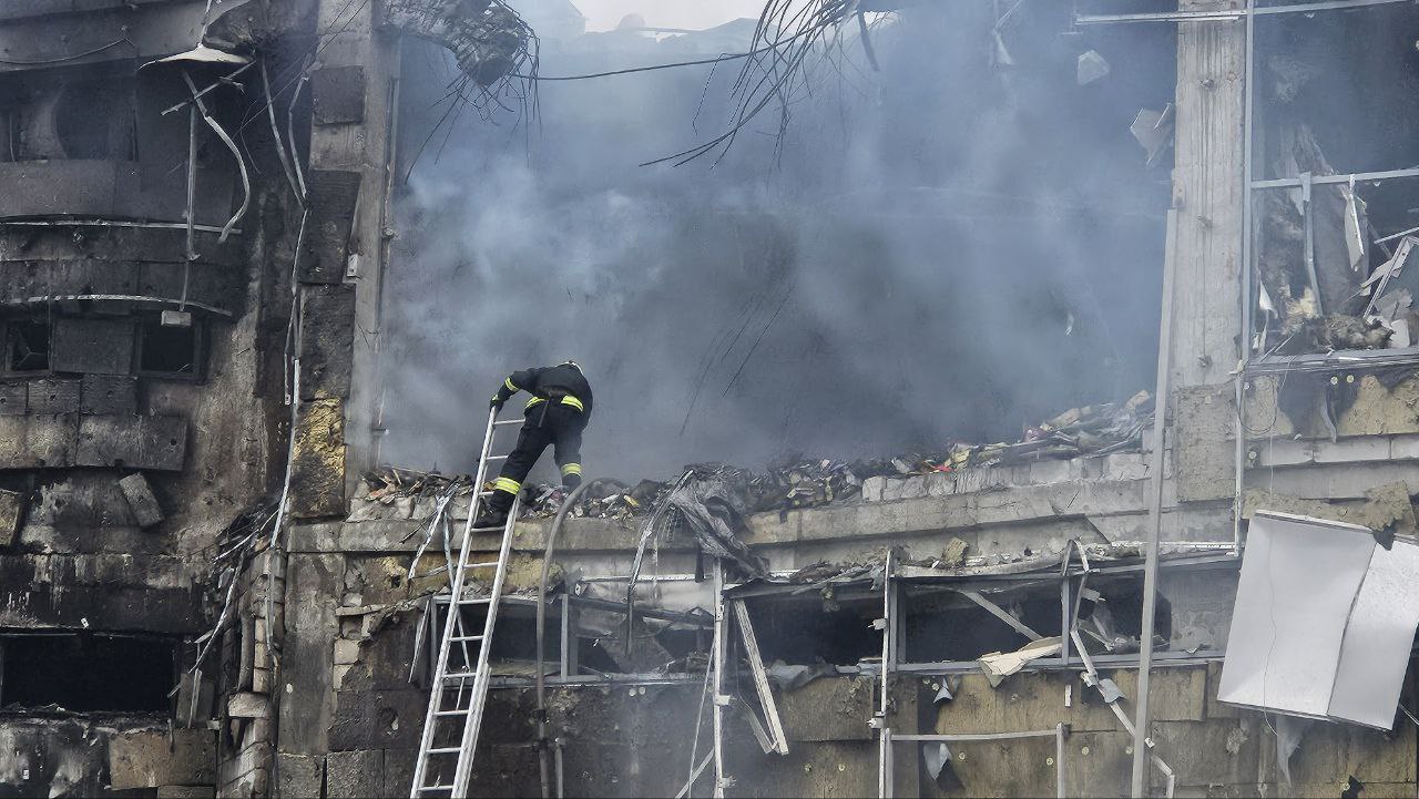 Обстріли за добу: наймасованіша атака з повітря