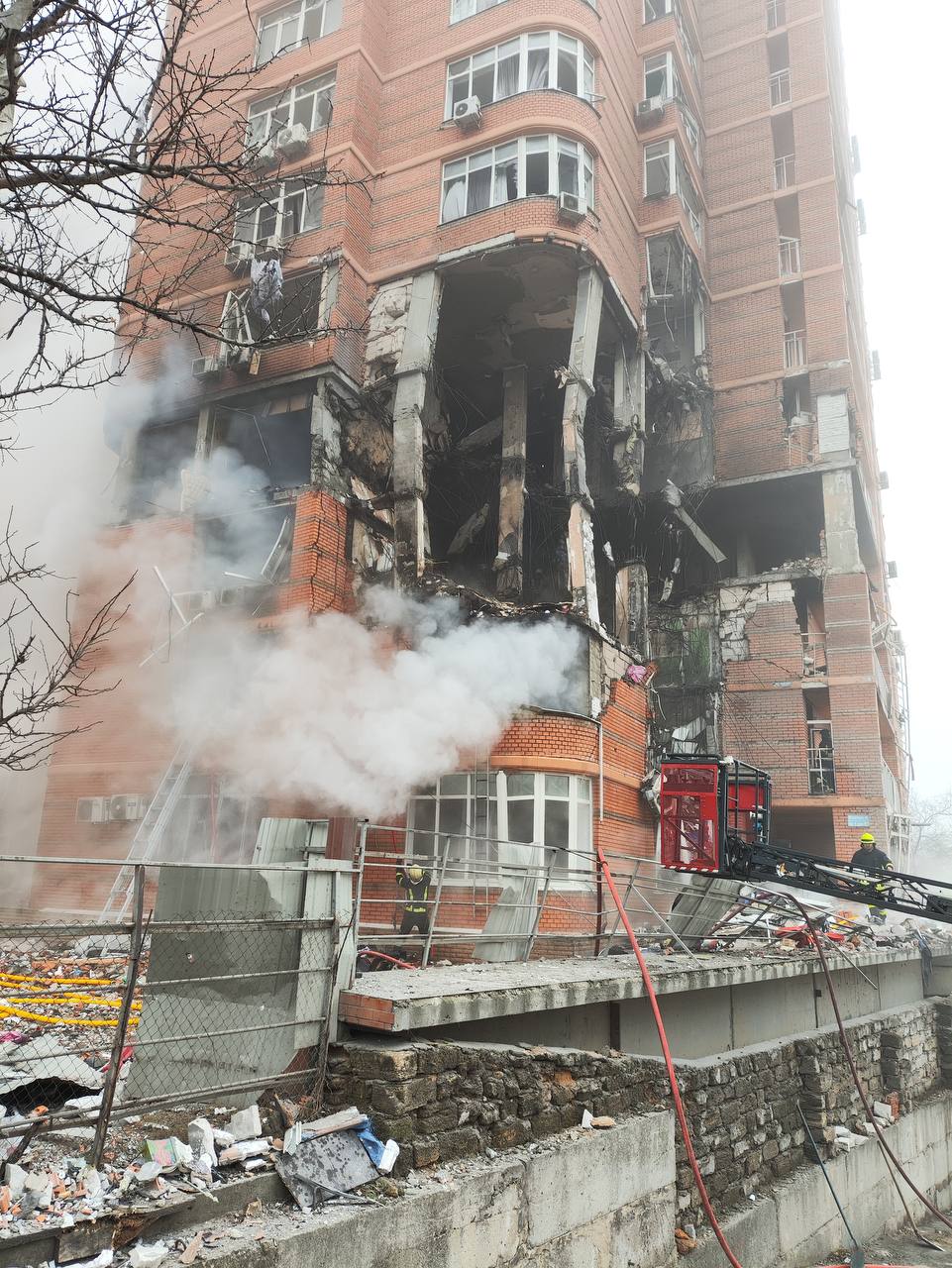 Обстріли за добу: наймасованіша атака з повітря