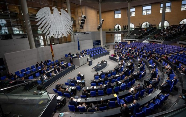 Парламент Німеччини схвалив надання далекобійної зброї Києву