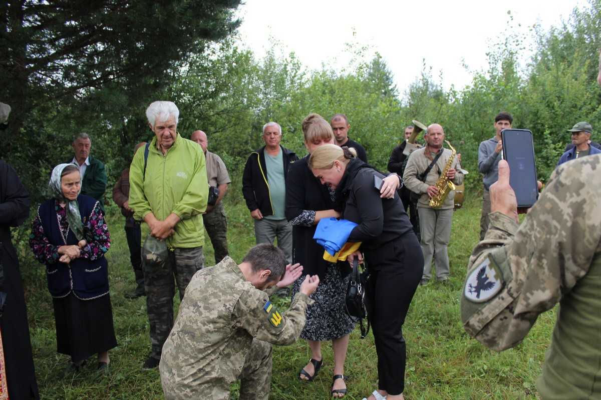 Попрощались з захисником зі Старобільська | Новини Старобільськ