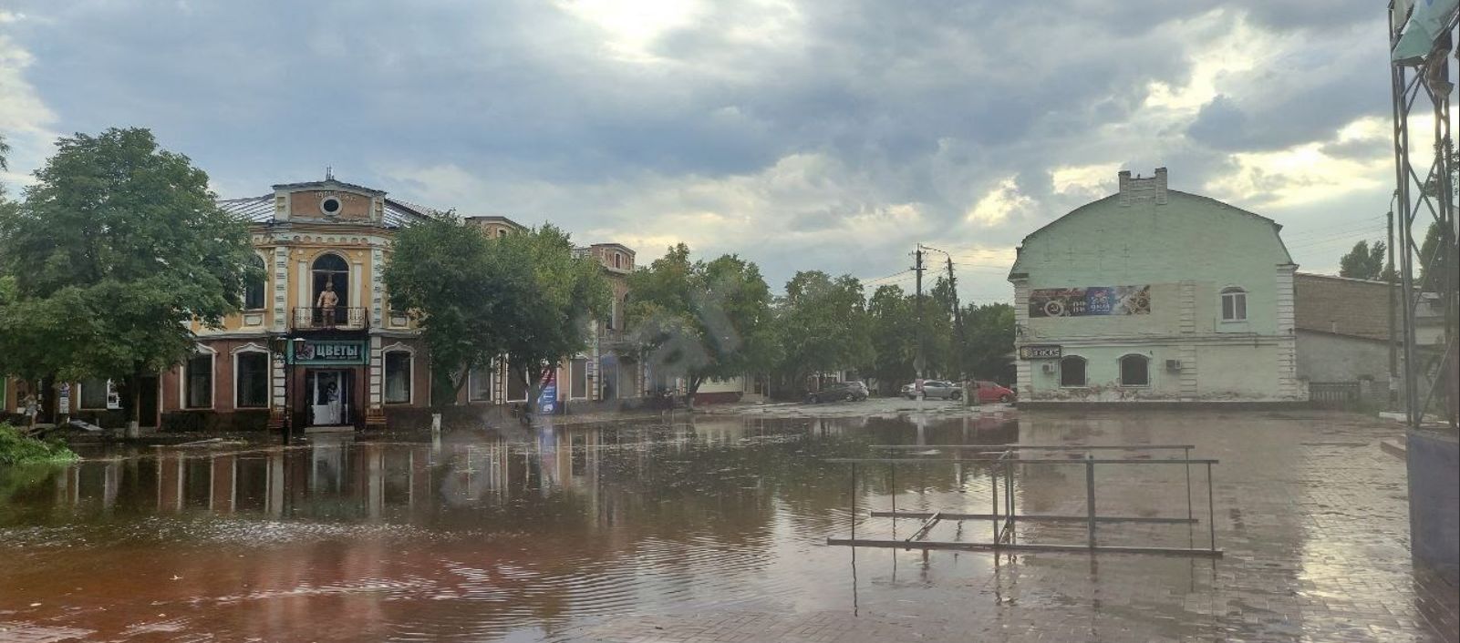 У Старобільську вирувала буря | Новини Старобільськ