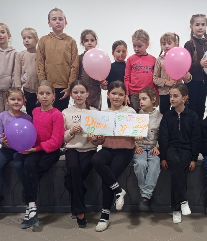 Малювали з нагоди Дня захисту дітей | Новини Старобільськ