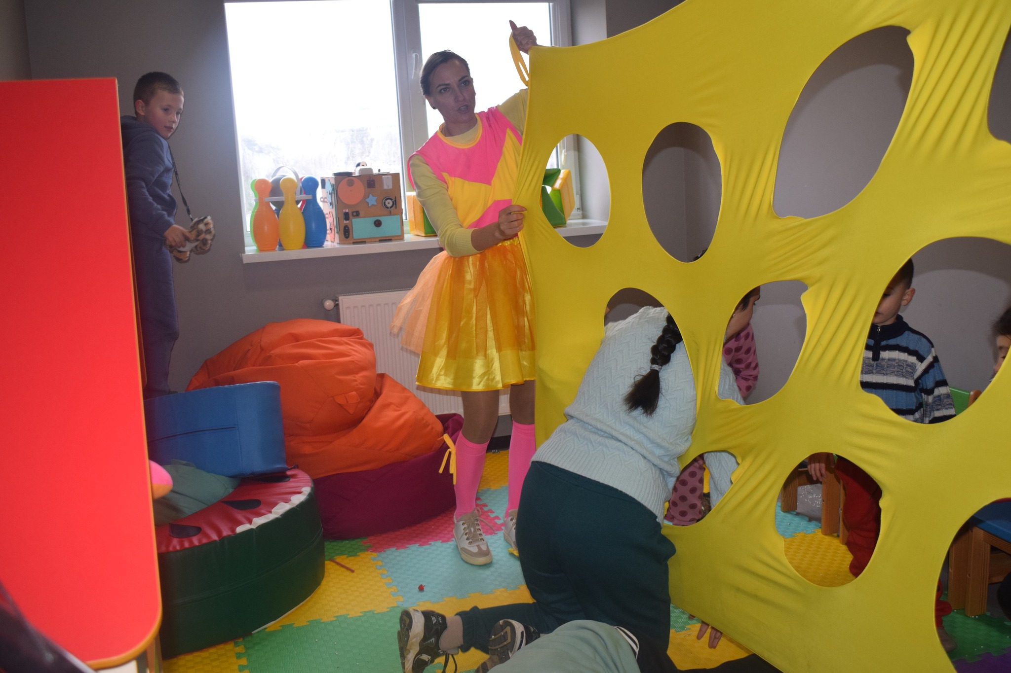 Відбувся захід до Дня захисту дітей для переселенців  | Новини Старобільськ