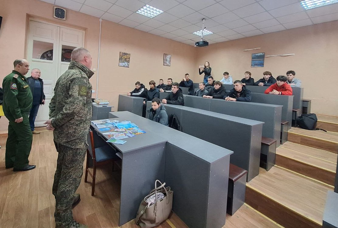 У Старобільську провели "агітаціонную работу" з учнями 11 классів | Новини Старобільськ