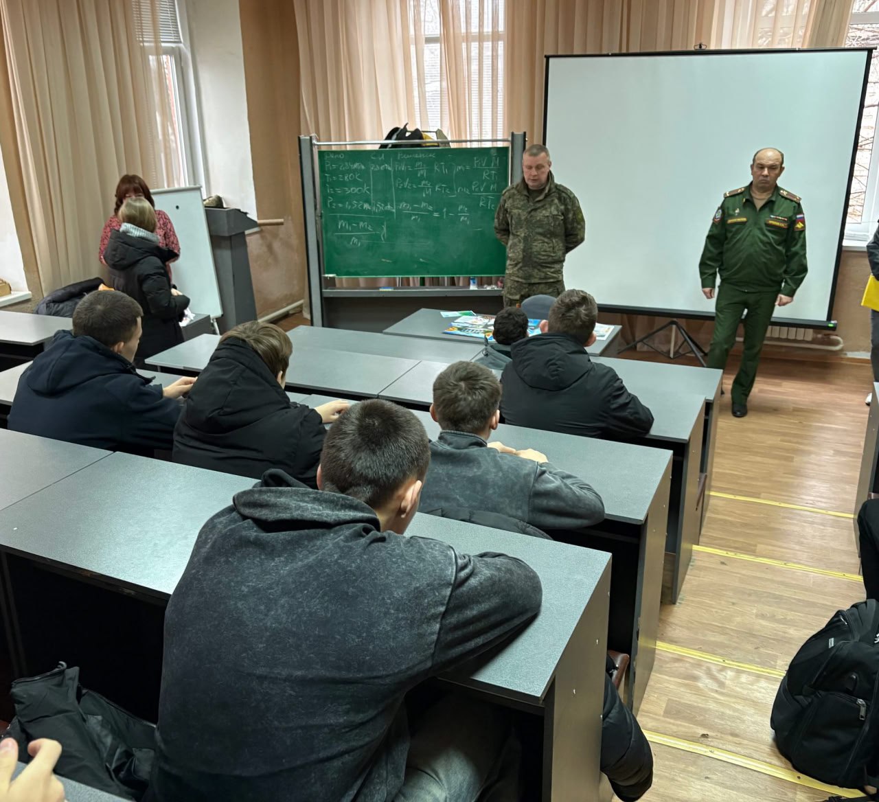 У Старобільську провели "агітаціонную работу" з учнями 11 классів | Новини Старобільськ