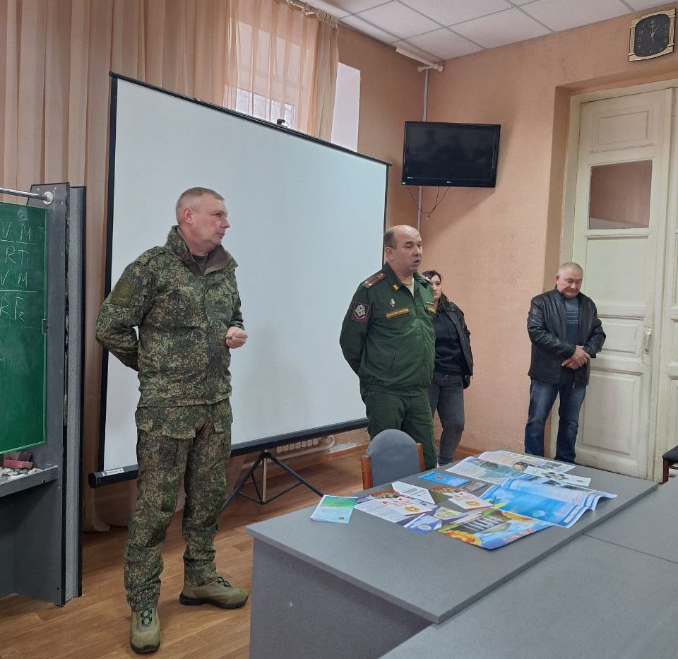 У Старобільську провели "агітаціонную работу" з учнями 11 классів | Новини Старобільськ