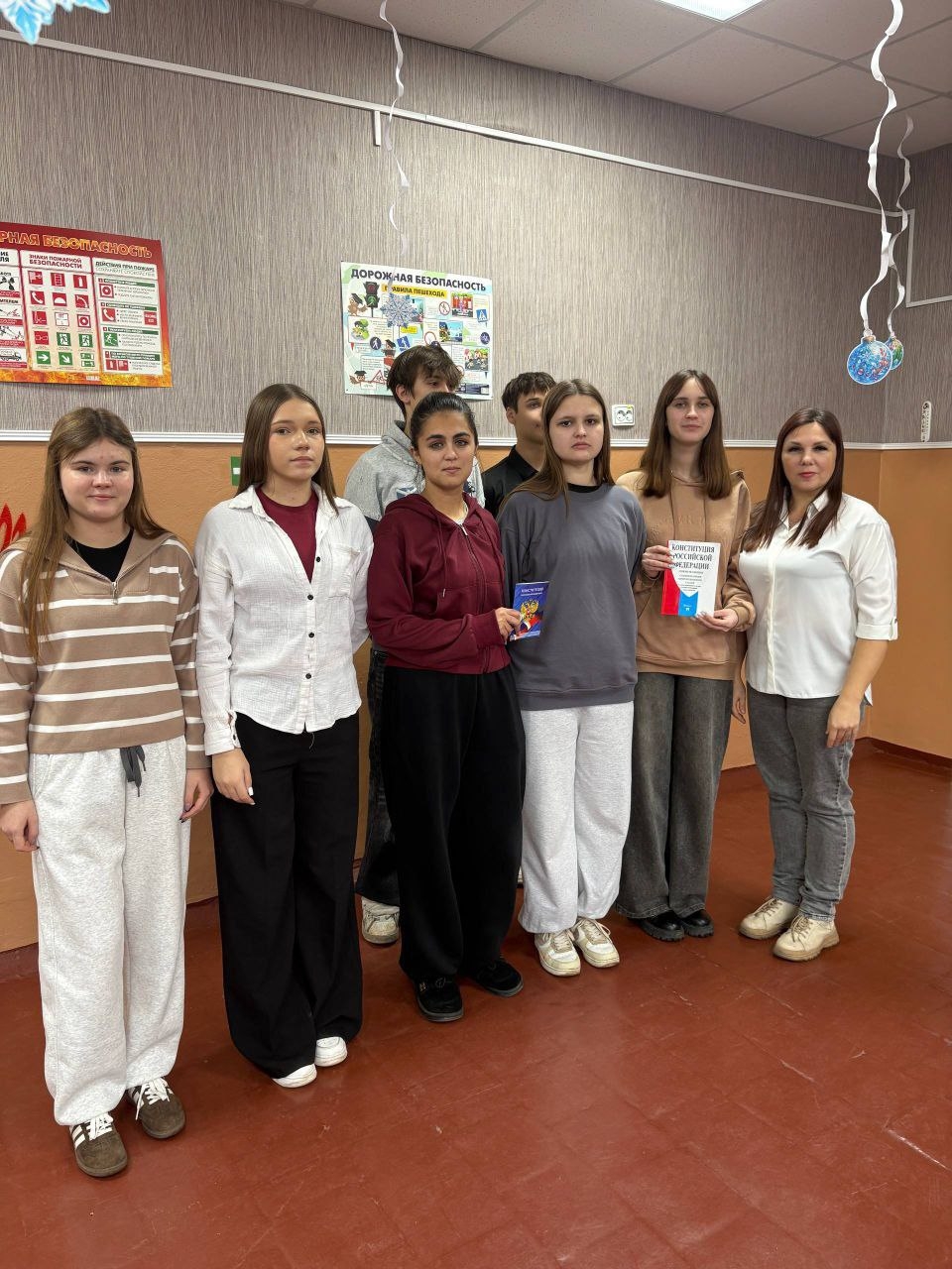 "Воспітай в сєбє гражданіна" - з такими і схожими гаслами замилювали дітям мозок на Старобільщині