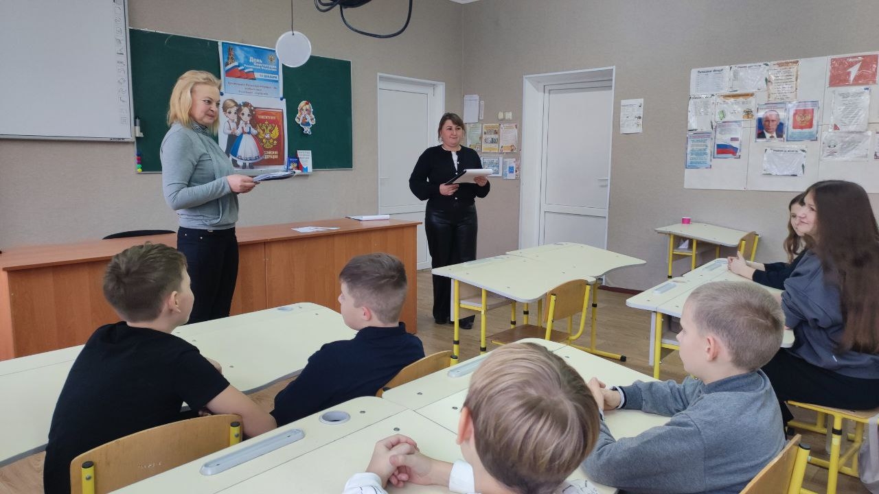 "Воспітай в сєбє гражданіна" - з такими і схожими гаслами замилювали дітям мозок на Старобільщині