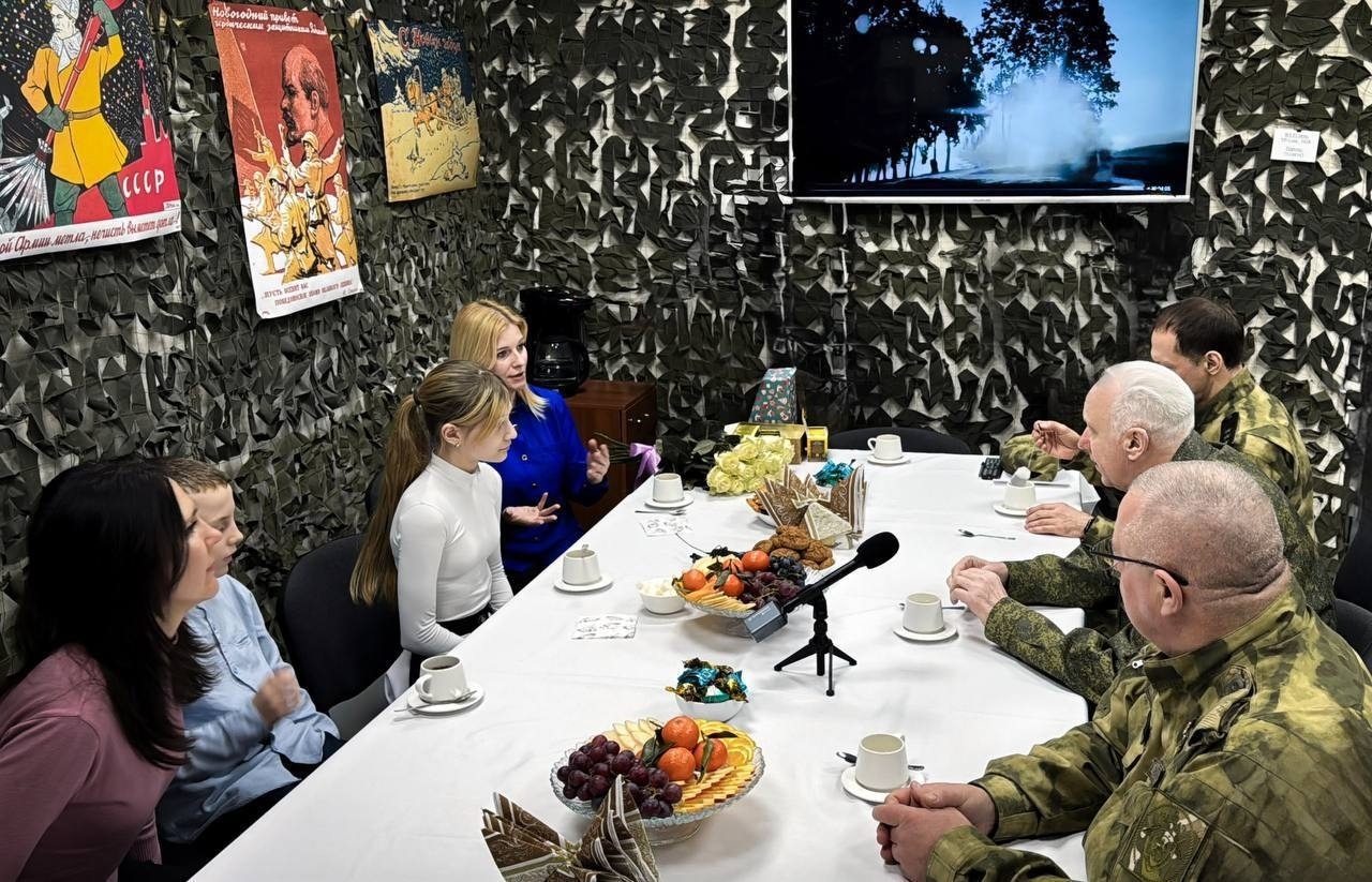 Мілітаризоване привітання з новим роком від окупантів | Новини Старобільськ