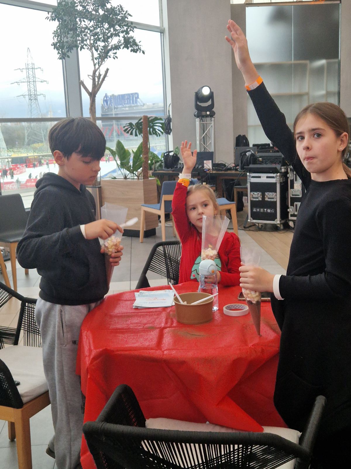 Діти зі Старобільської громади відвідали святковий захід у Києві