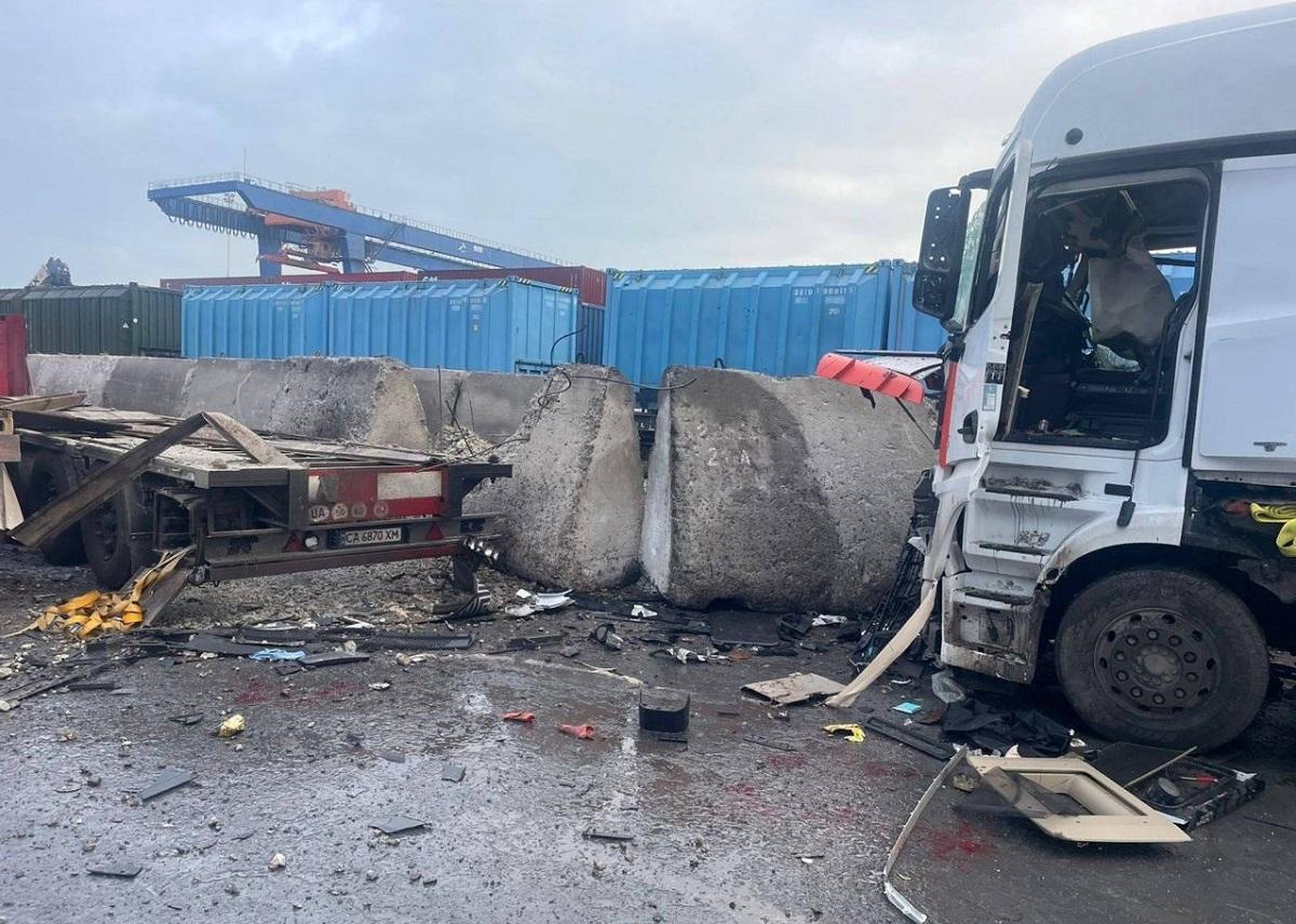 Росія атакувала два порти Одещини