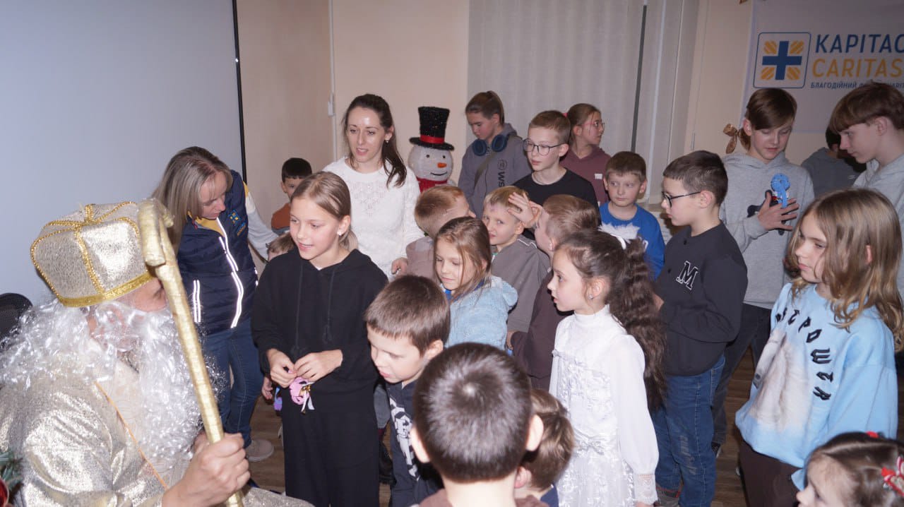 У громадах Старобільського району під час зимових свят проведено понад 80 заходів для дітей