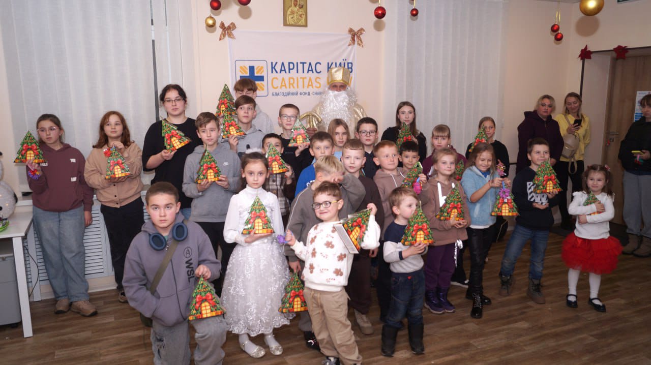 У громадах Старобільського району під час зимових свят проведено понад 80 заходів для дітей