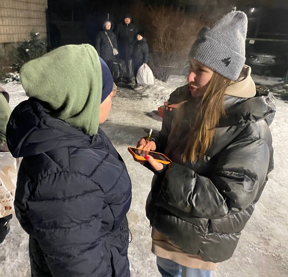 Одяг, ковдри та їжа - у Києві допомагали ВПО