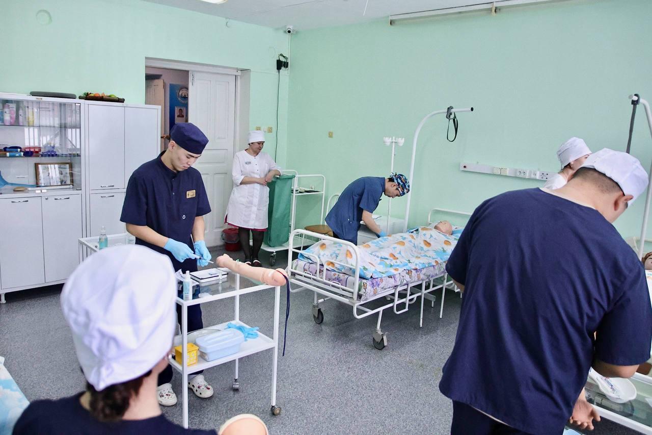 На окуповану Луганщину для «закриття» кадрового дефіциту завезуть студентів-медиків з Алтаю