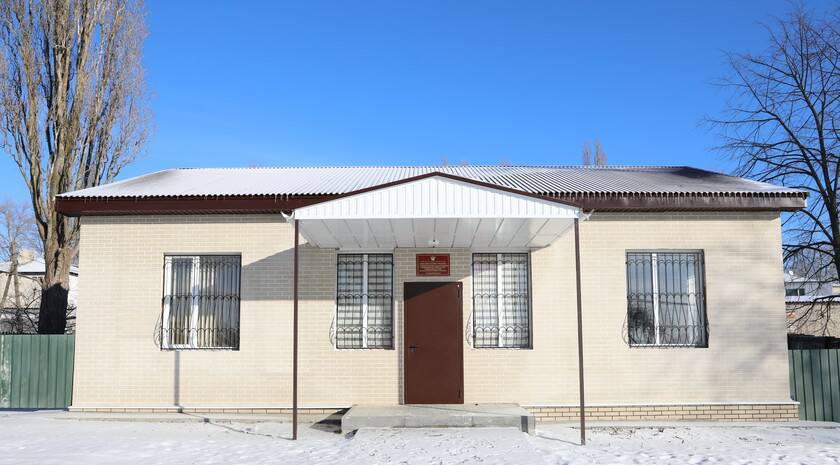 У Міловому окупанти відкрили оновлену будівлю для кримінально-виконавчої інспекції