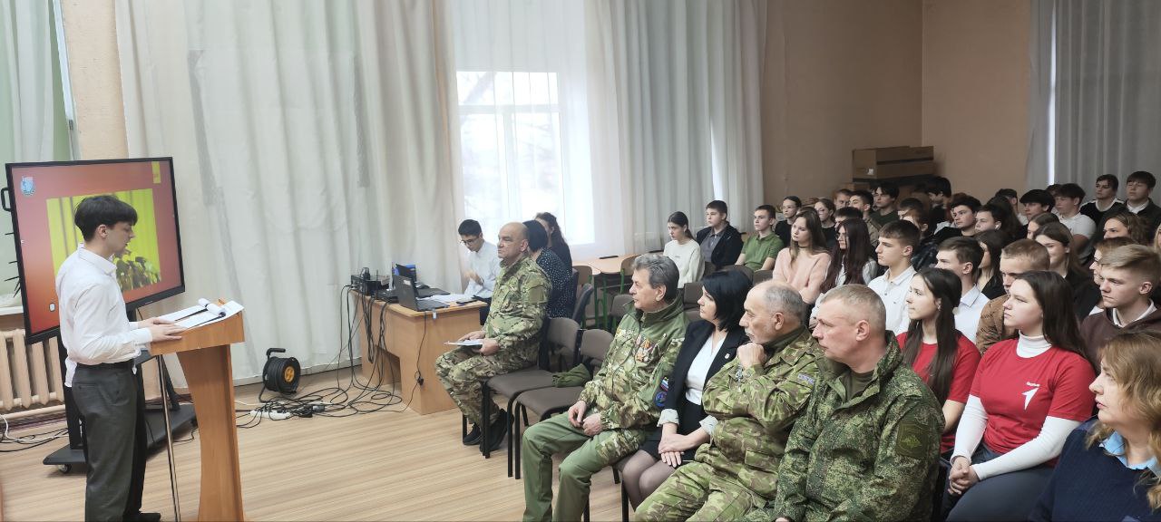 "Урок мужності" провели для старобільських студентів окупанти | Новини Старобільськ