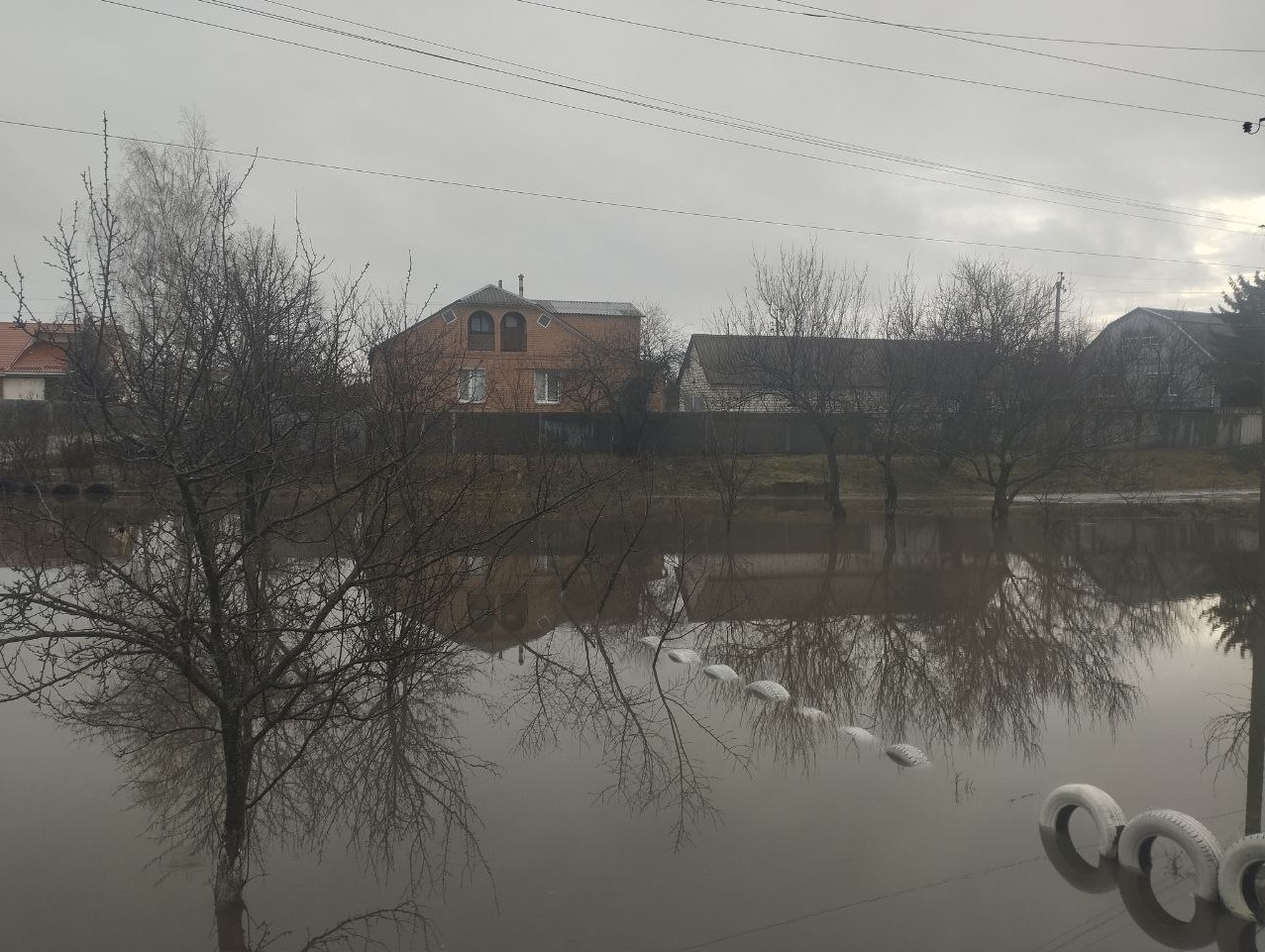 У Старобільську відлига - вулиці "попливли" | Новини Старобільськ