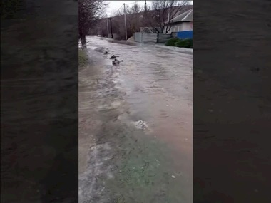 У Старобільську відлига - вулиці "попливли" | Новини Старобільськ