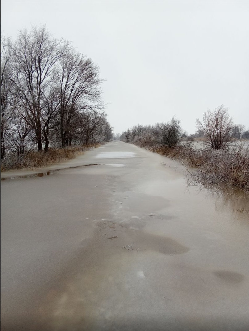 Відео: вода на дорозі у Дубовівці 