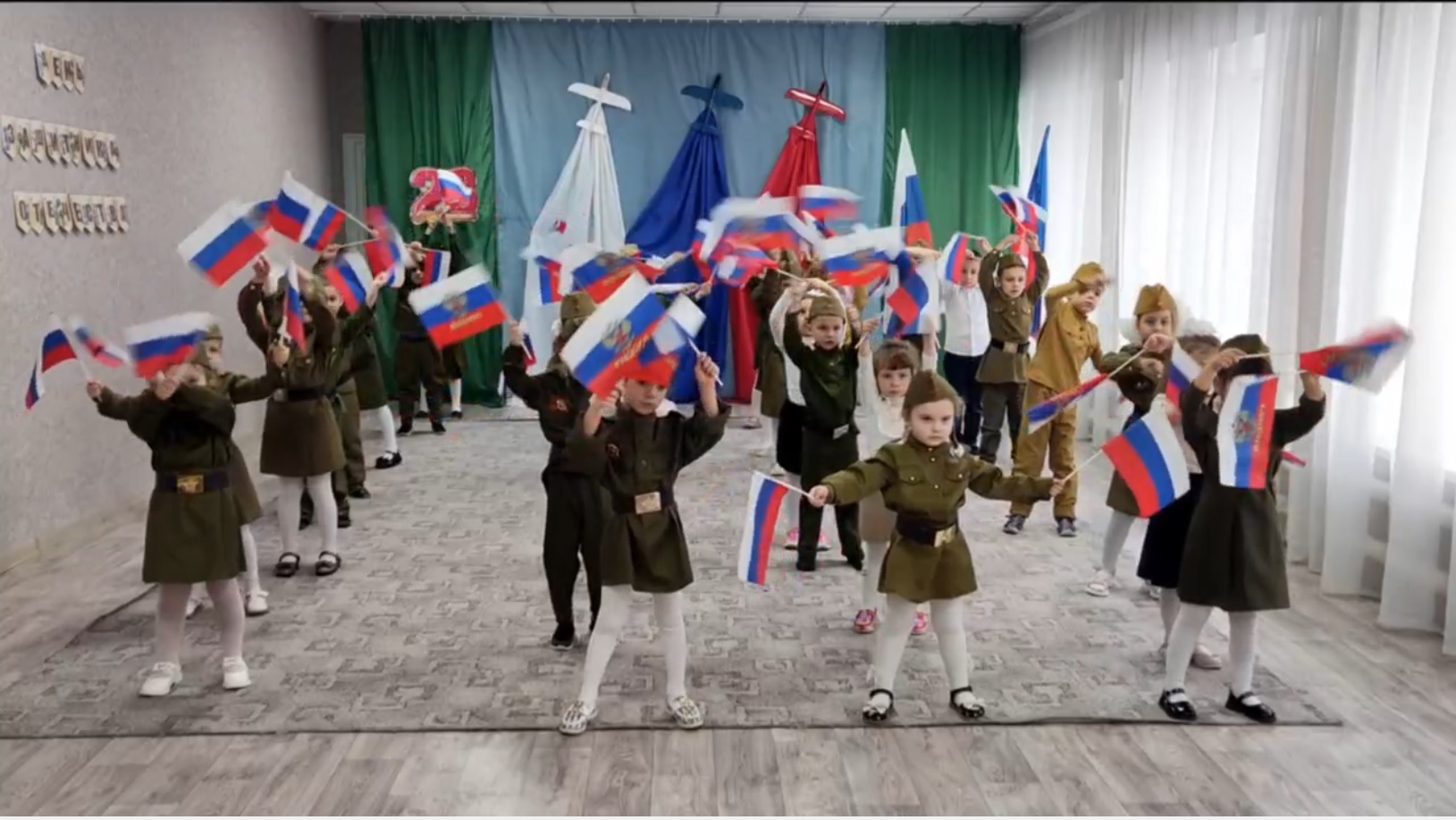 Окупанти вдягли наймолодших у військову форму. Старобільськ | Новини Старобільськ