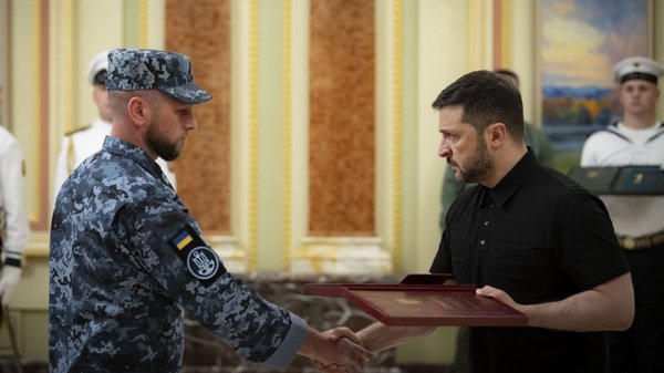 У Луганській адміністрації згадали земляків, які стали Героями України