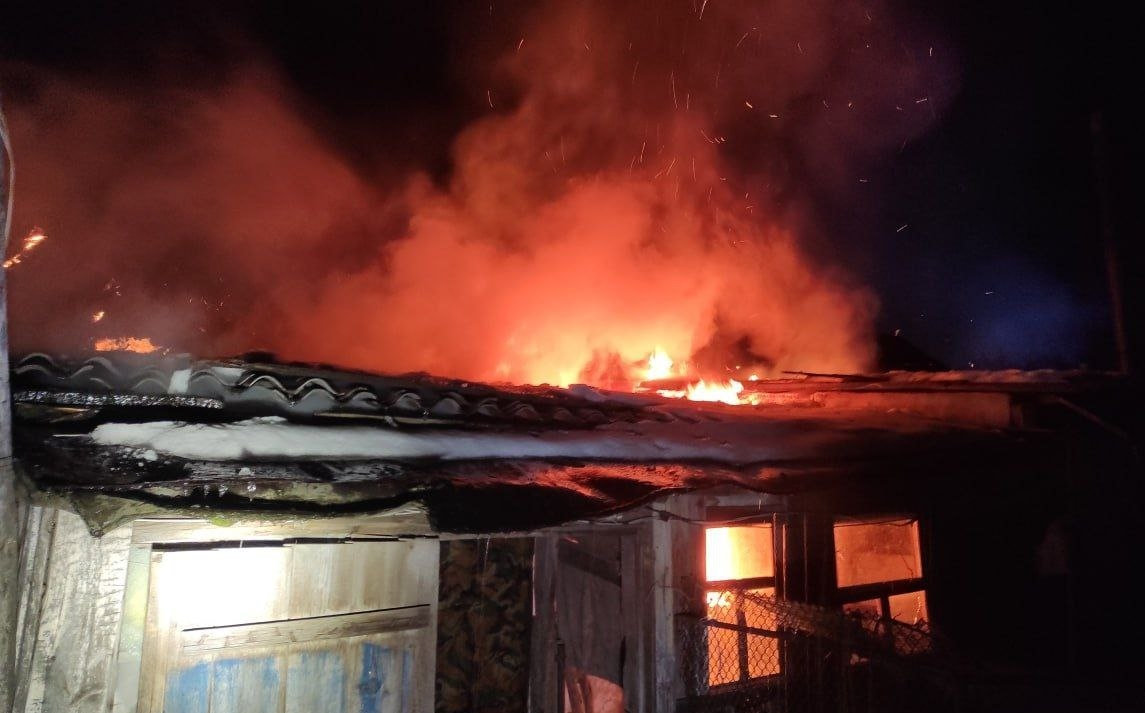 На Марківщині сталася пожежа у приватному подвір’ї