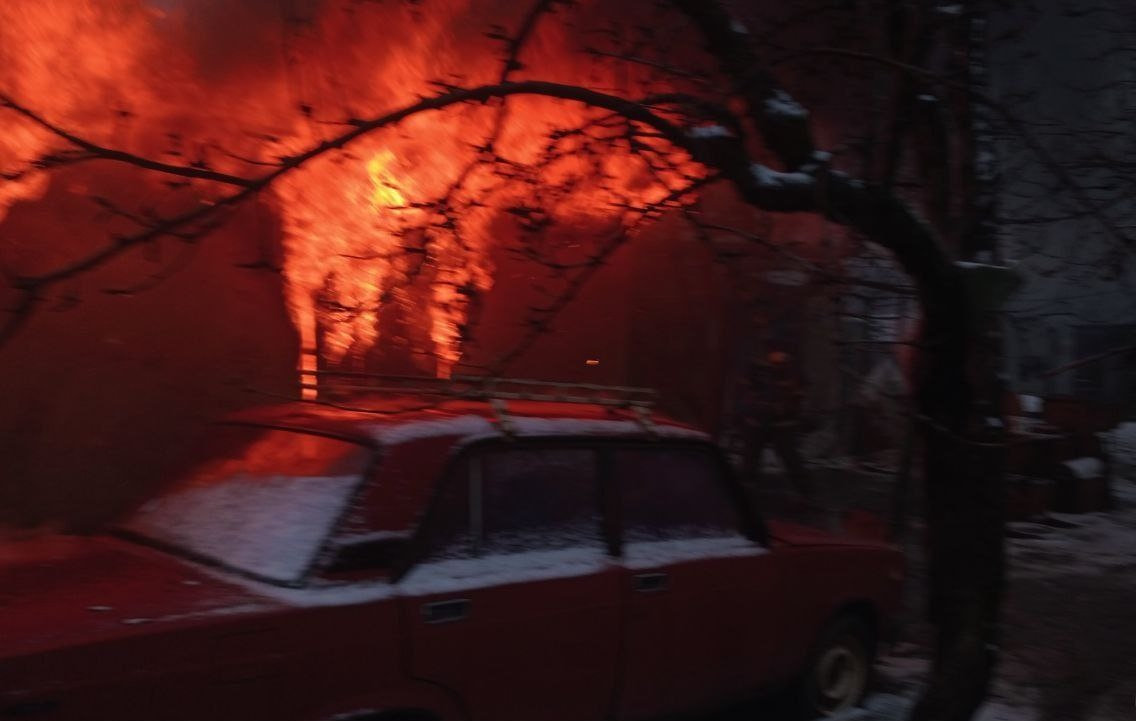 На Марківщині сталася пожежа у приватному подвір’ї