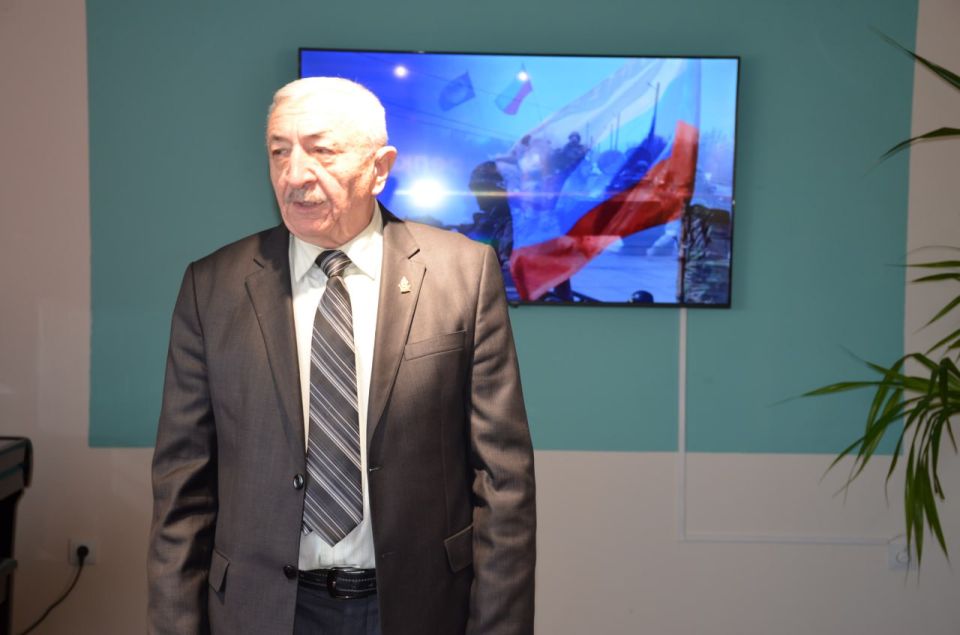 У Новоайдарі колаборанти святкували четверту річницю окупації