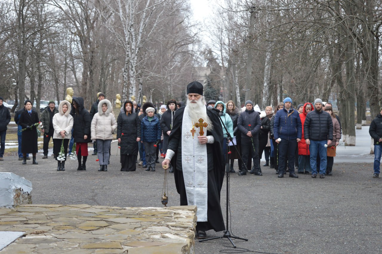У Білокуракиному провели мітинг на честь "звільнення"