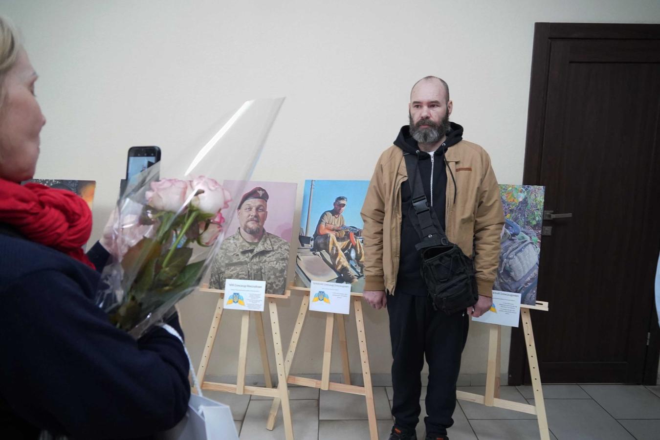 У Дніпрі відкрили фотовиставку «Добровольці Луганщини»