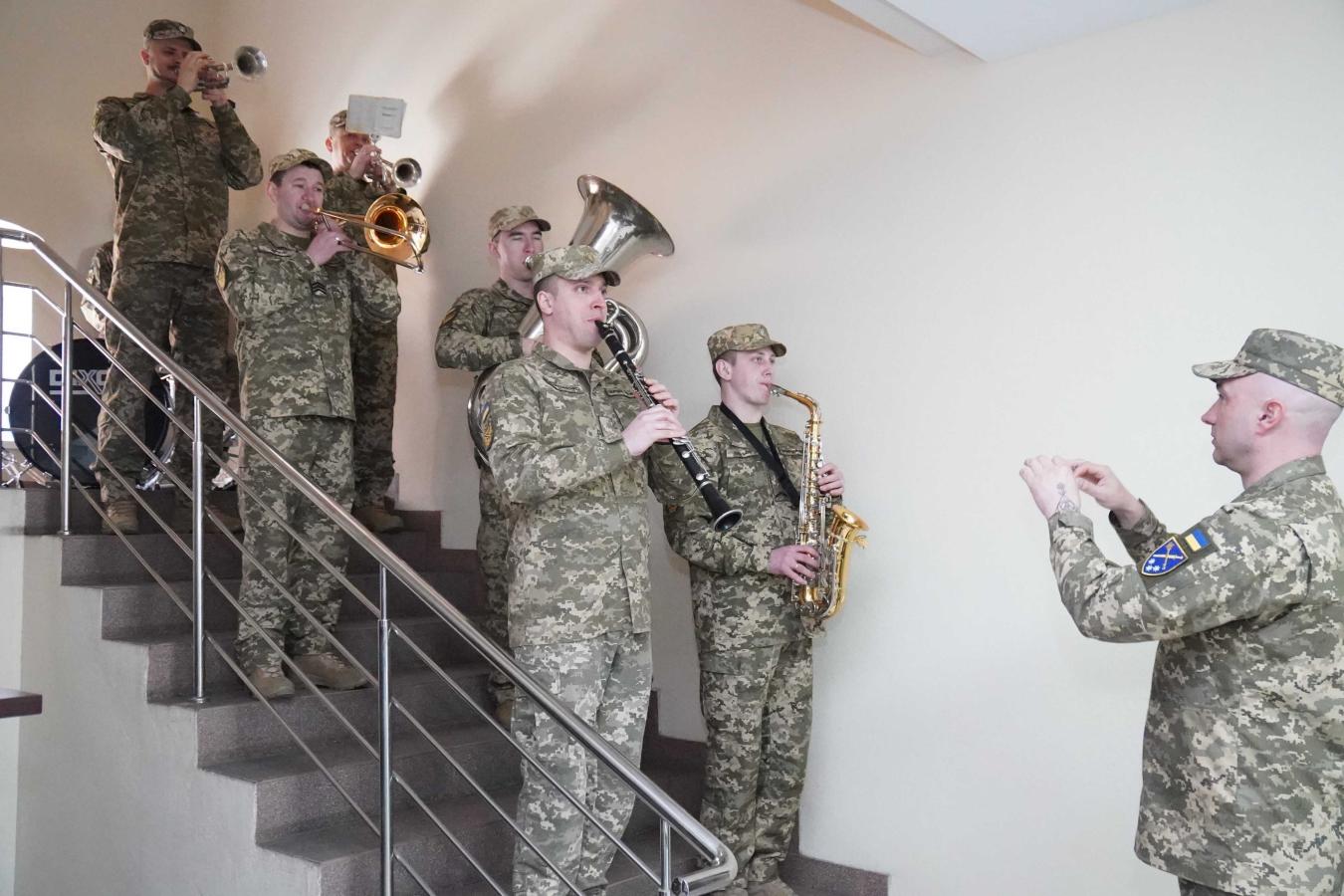У Дніпрі відкрили фотовиставку «Добровольці Луганщини»
