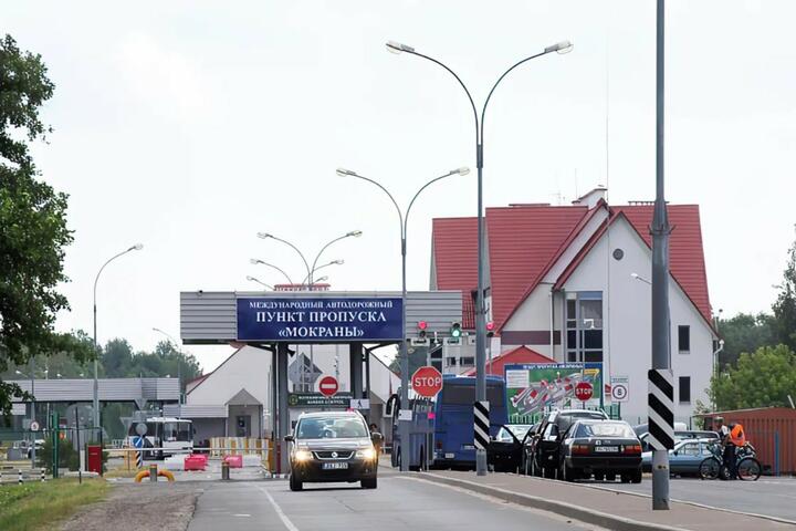 Вимагають російський закордонний паспорт з чіпом