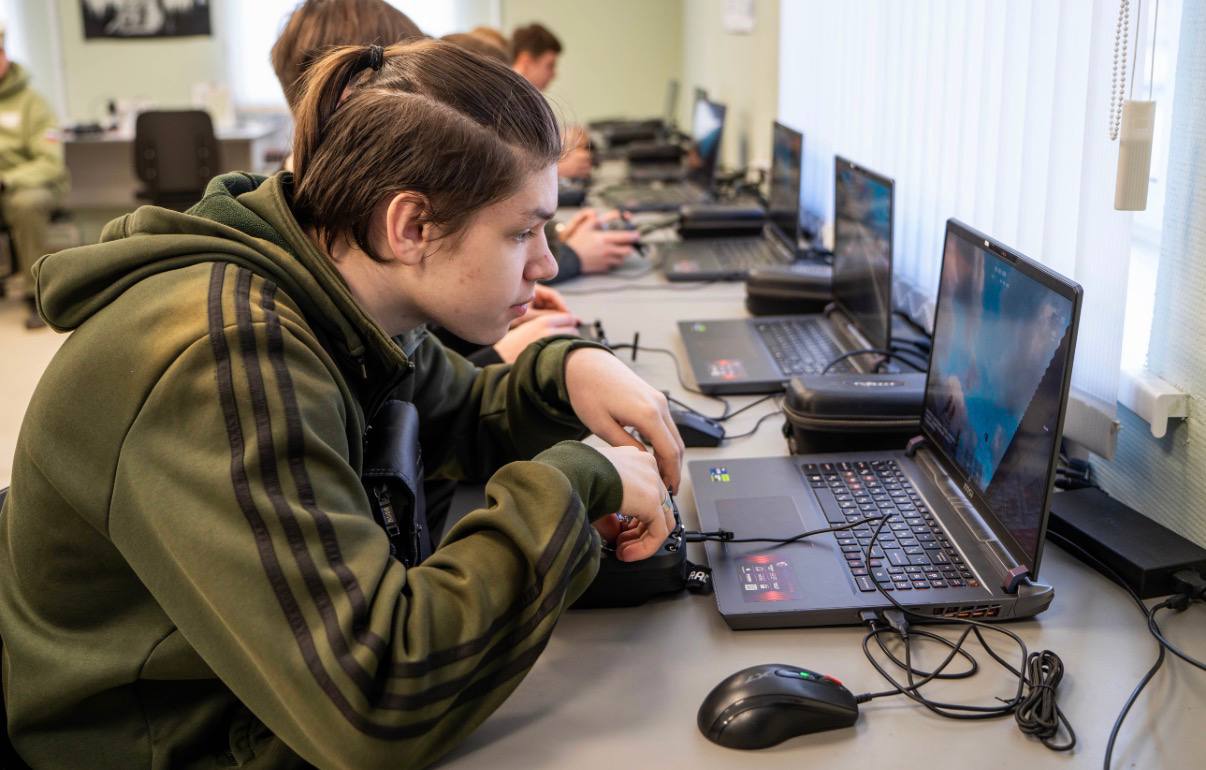 Окупанти розповіли про центр "Воин", що готує українських дітей до війни