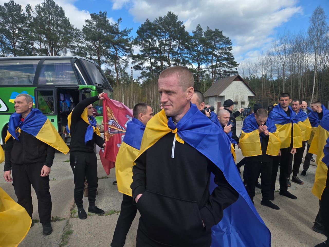З полону повернулись 193 українські військові
