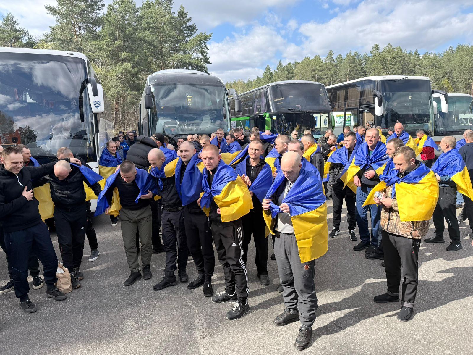 З полону повернулись 193 українські військові